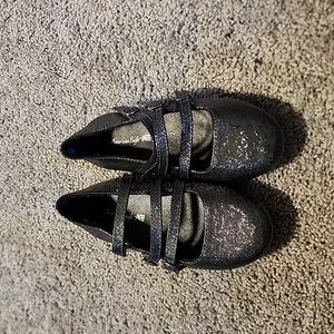 American Eagle shoes with velcro straps size 11..